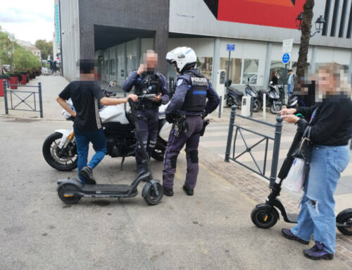 La Seyne-sur-Mer : la police municipale verbalise les usagers de trottinettes électriques sur les trottoirs