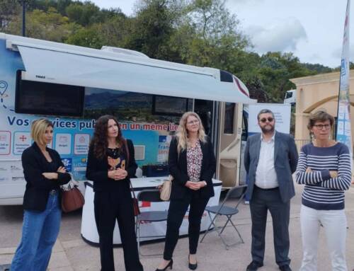 Le bus itinérant France Services parcourt le Var pour rapprocher les démarches administratives des habitants