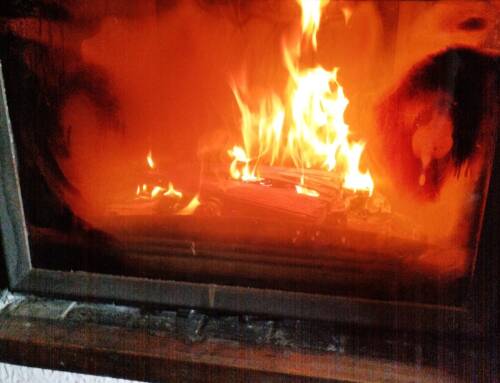 Pourquoi la vitre de votre insert se salit vite ? Nos solutions efficaces