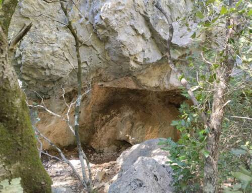 Randonner autour de Riboux à la découverte des cavités et marmites naturelles