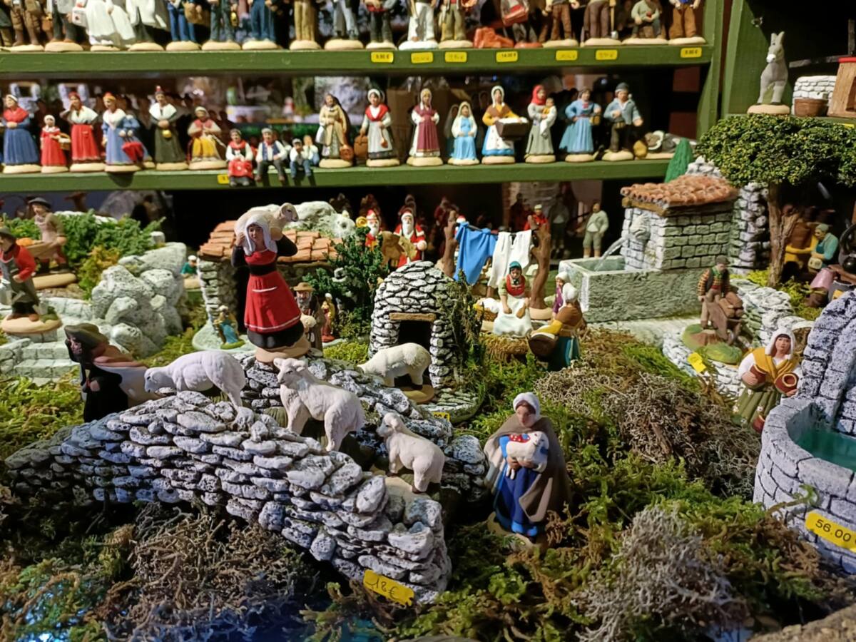 santons Entre concerts, cinéma, marchés de Noël et rendez-vous sportifs de haut niveau, la semaine du 24 au 28 novembre 2025 s’annonce riche en émotions dans le Var. Hyères marché de Noël chalets patinoire