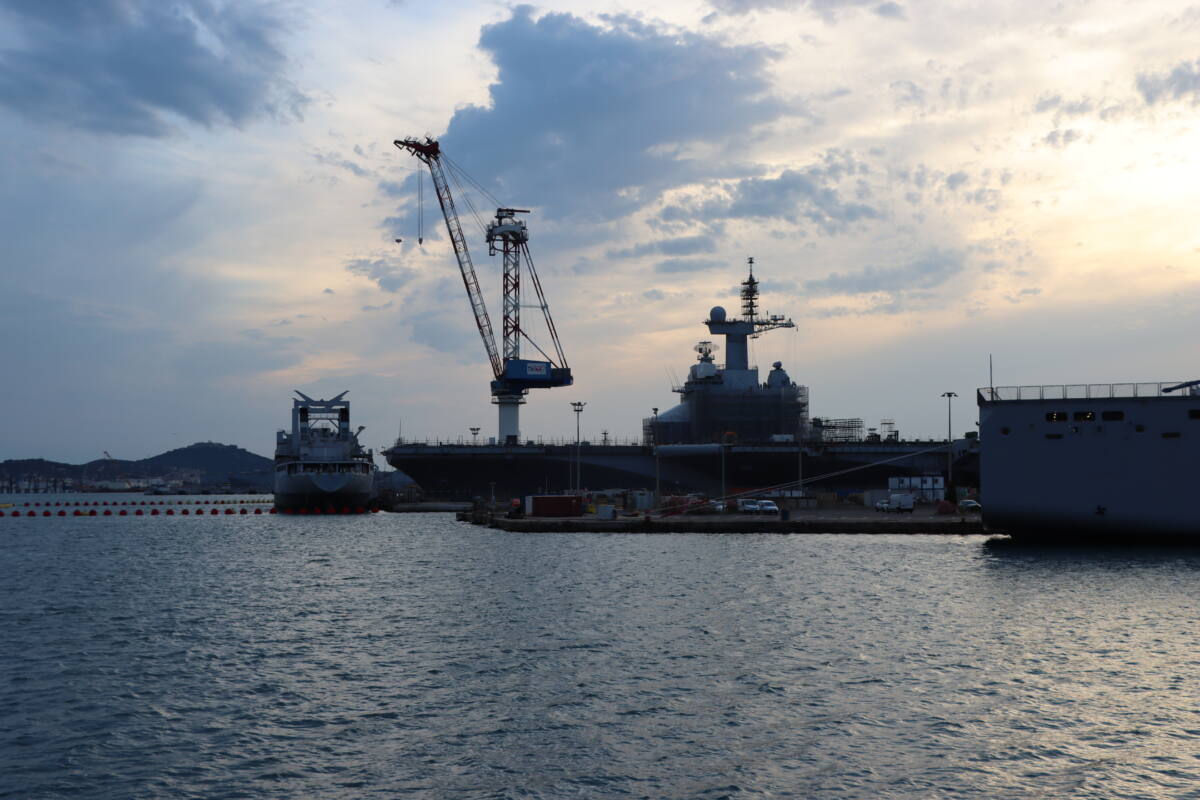 BATEAU DE LARMEE TOULON (19) Dixmude Marine nationale Lavandou subvention armée Dixmude Liban
