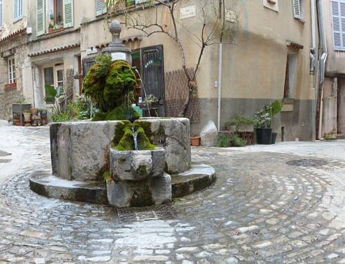 Fontaine de la Poissonnerie à Bargemon un patrimoine du Premier Empire préservé au cœur du village