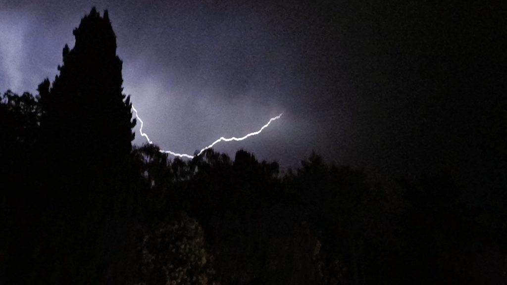 ORAGE Météo Var 27 avril 2025 vigilance jaune orages Var vigilance orages vigilance jaune orages mercredi alerte jaune orages lundi vigilance jaune orages orages var Orages dans le Var 13 septembre