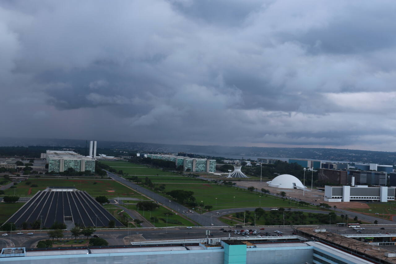 CHOC AU BRÉSIL : BRASÍLIA N'EST PLUS LA CAPITALE !
