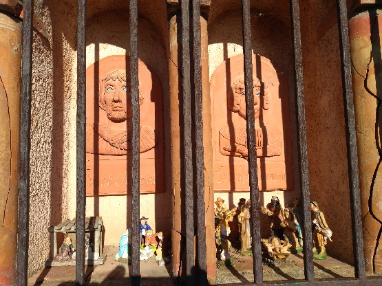 Oratoire divisé en deux saints patrons Oratoire divisé en deux saints patrons