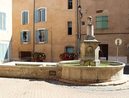 Fontaine des Quatre Saisons à Barjols un patrimoine emblématique de la place Ledru Rollin