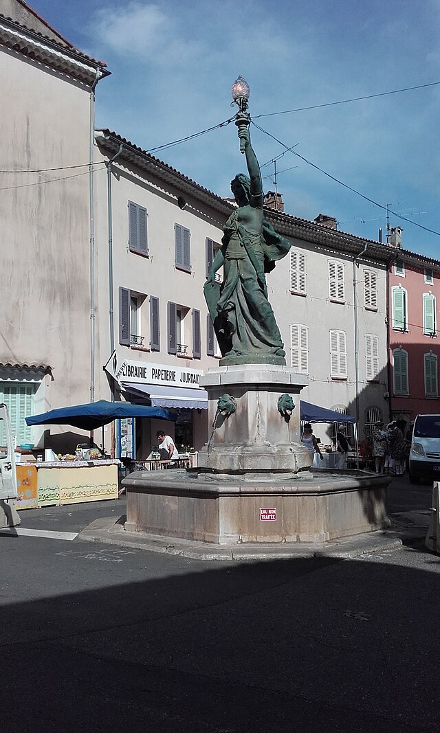 Besse-sur-Issole_Monument_à_la_mémoire_de_la_république wmc fontaine centenaire Révolution Besse-sur-Issole