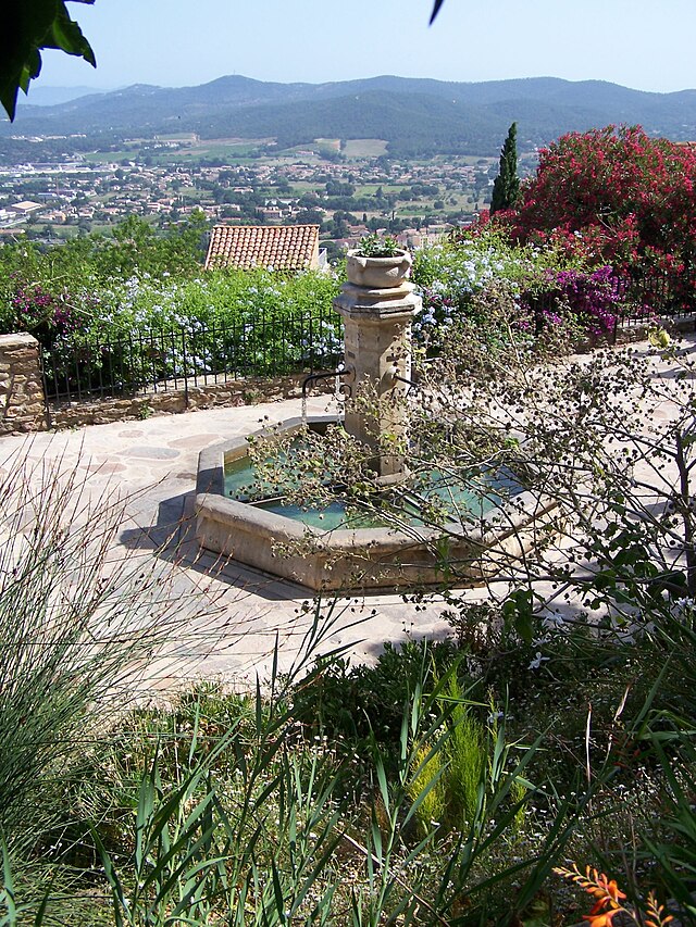 Bormes_023 Place de l’Isclou d’Amour Bormes-les-Mimosas