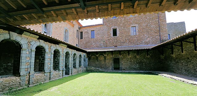 Chartreuse_de_la_Verne,_petit_cloître wmc Chartreuse de la Verne Var