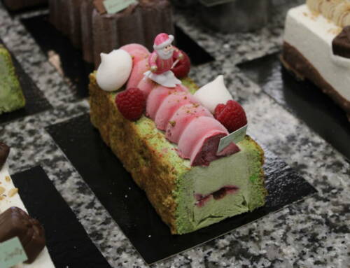 CASE 9 – LE CALENDRIER DE L’AVENT DES ENTREPRISES VAROISES – Savez-vous que les bûches de Noël peuvent devenir de véritables créations gourmandes ? La Maison Levilly dévoile ses secrets de Noël