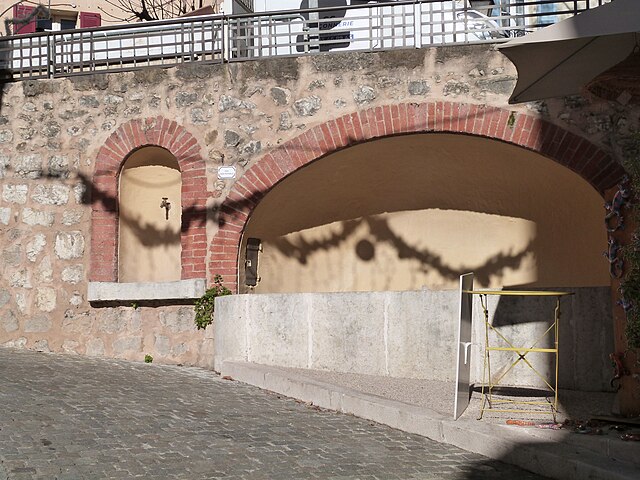 La_Grand’Rue_à_Callian_(83)_-_wmc Fontaine de la Grande Rue Callian