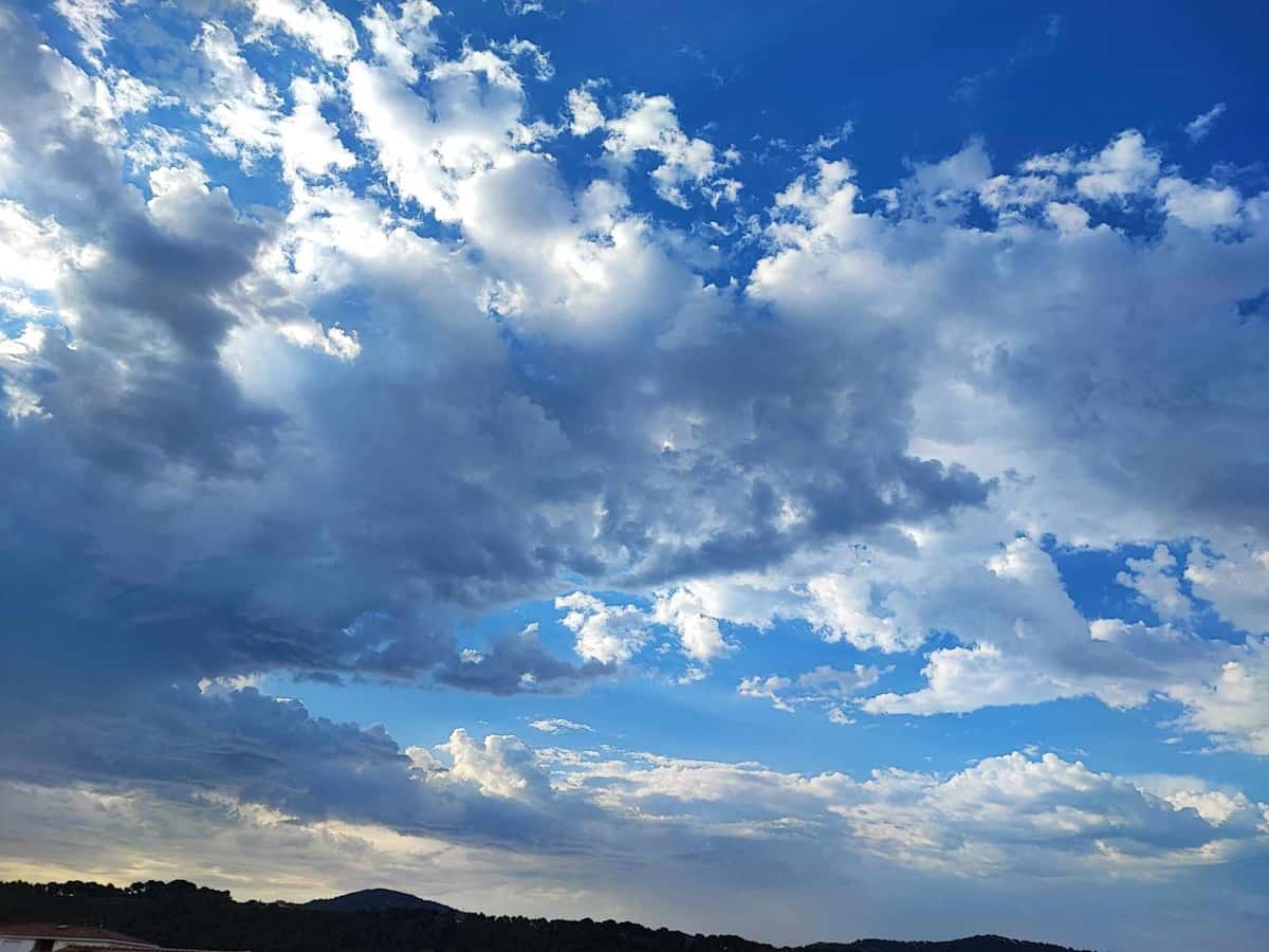 retour du soleil var Nuages et réchauffement climatique