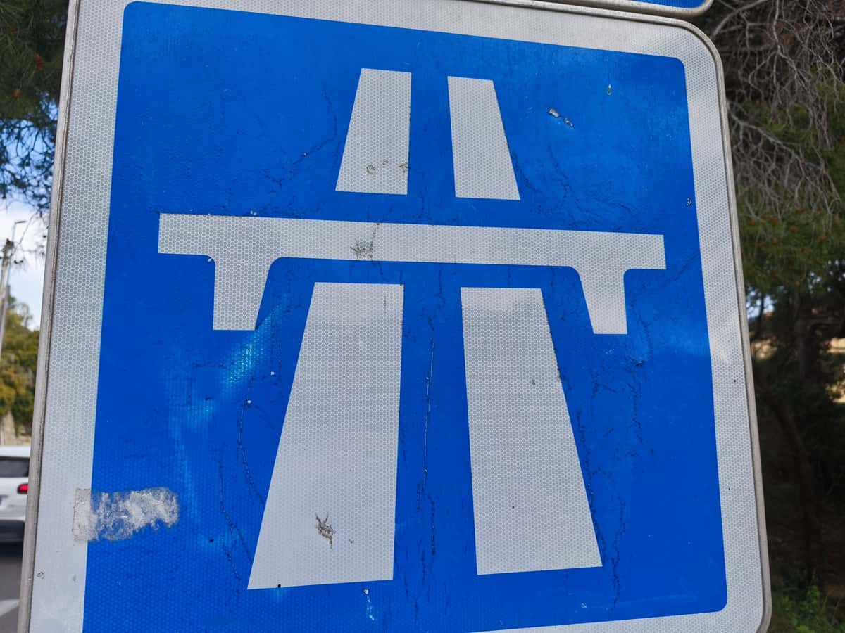 PANNEAU AUTOROUTE appel à témoin piéton A8 Alpes-Maritimes