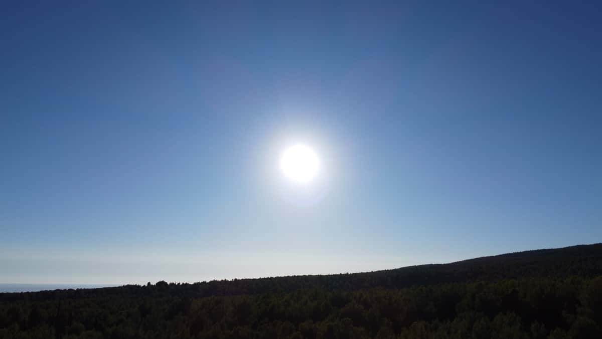 SOLEIL MER VAR VUE FORET Soleil Vigilance orange canicule