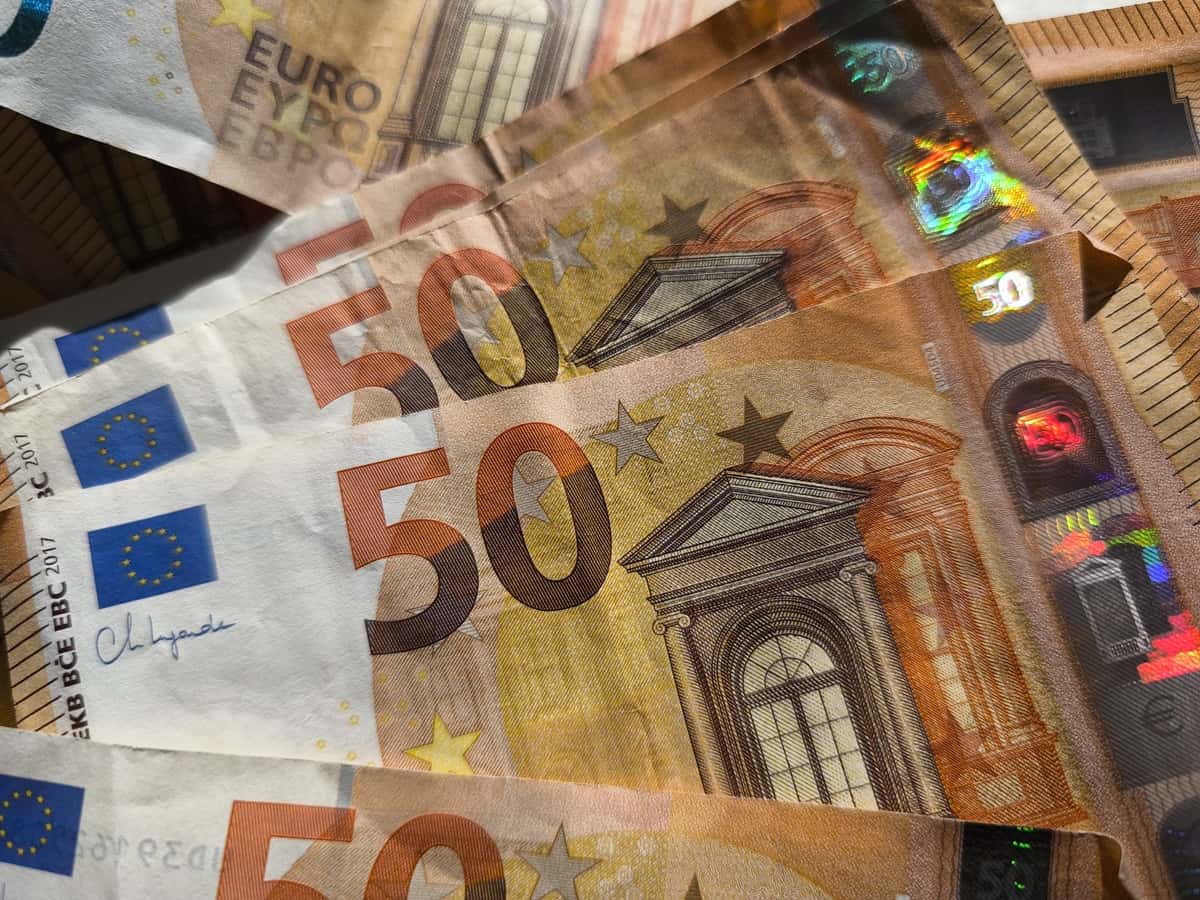 Sébastien Delogu argent commissariats Changements mars 2025 Franchise TVA micro-entreprise 2025