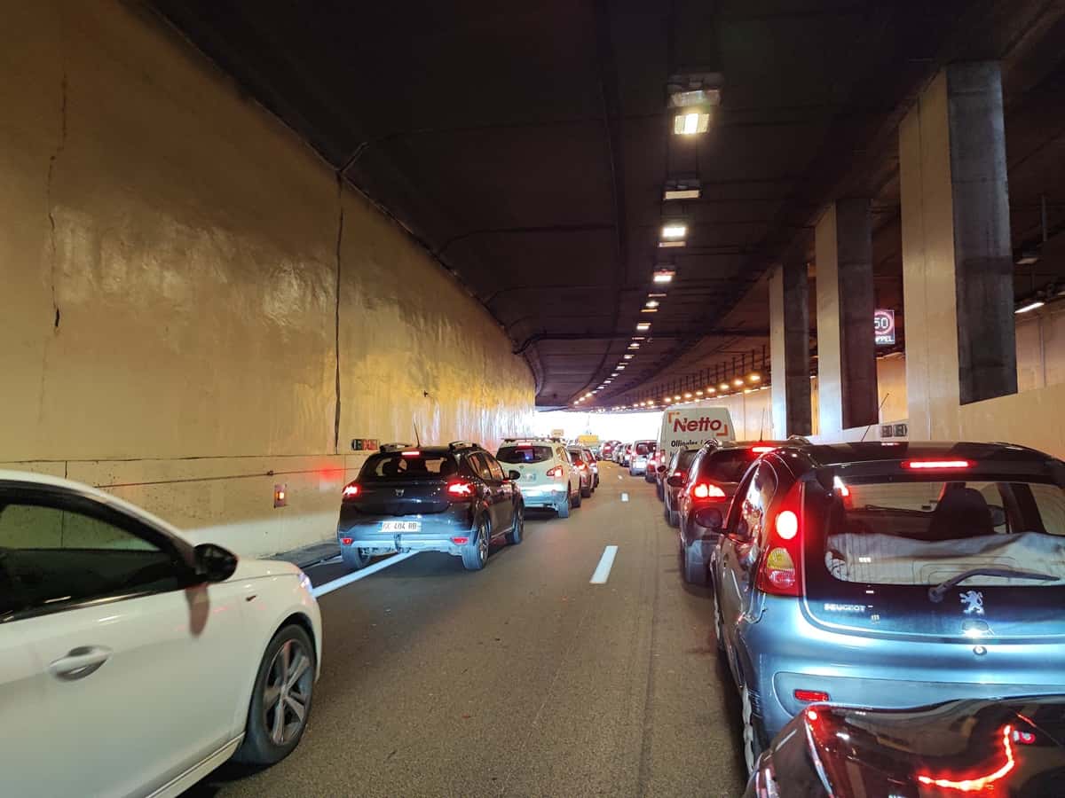 BOUCHONS DANS TUNNEL TOULON 2 Embouteillages Toulon 2024 Bouchon Tunnel de toulon circulation inter-files Covoiturage Toulon