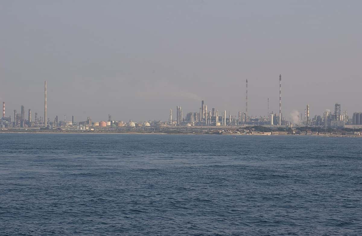 fos sur mer petrochimie